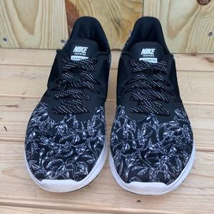 Nike Womens In Season TR 8 AA7776-010 Black Running Shoes Sneakers Size 8.5